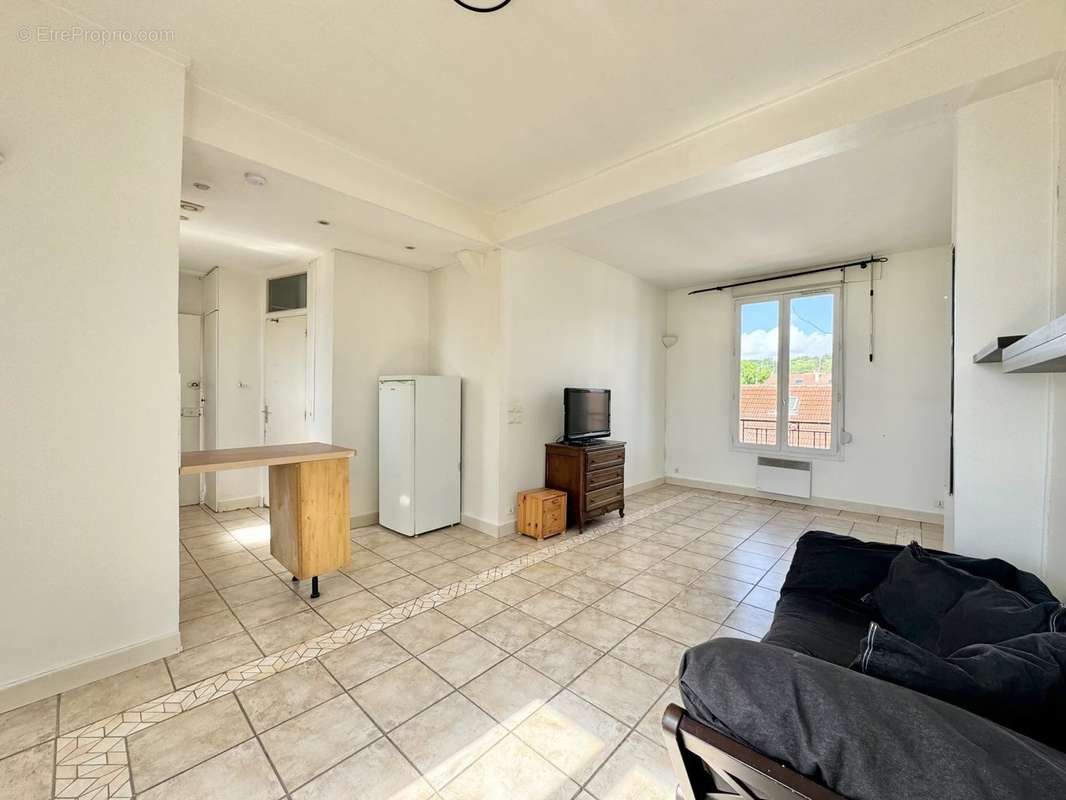 Appartement à VERRIERES-LE-BUISSON