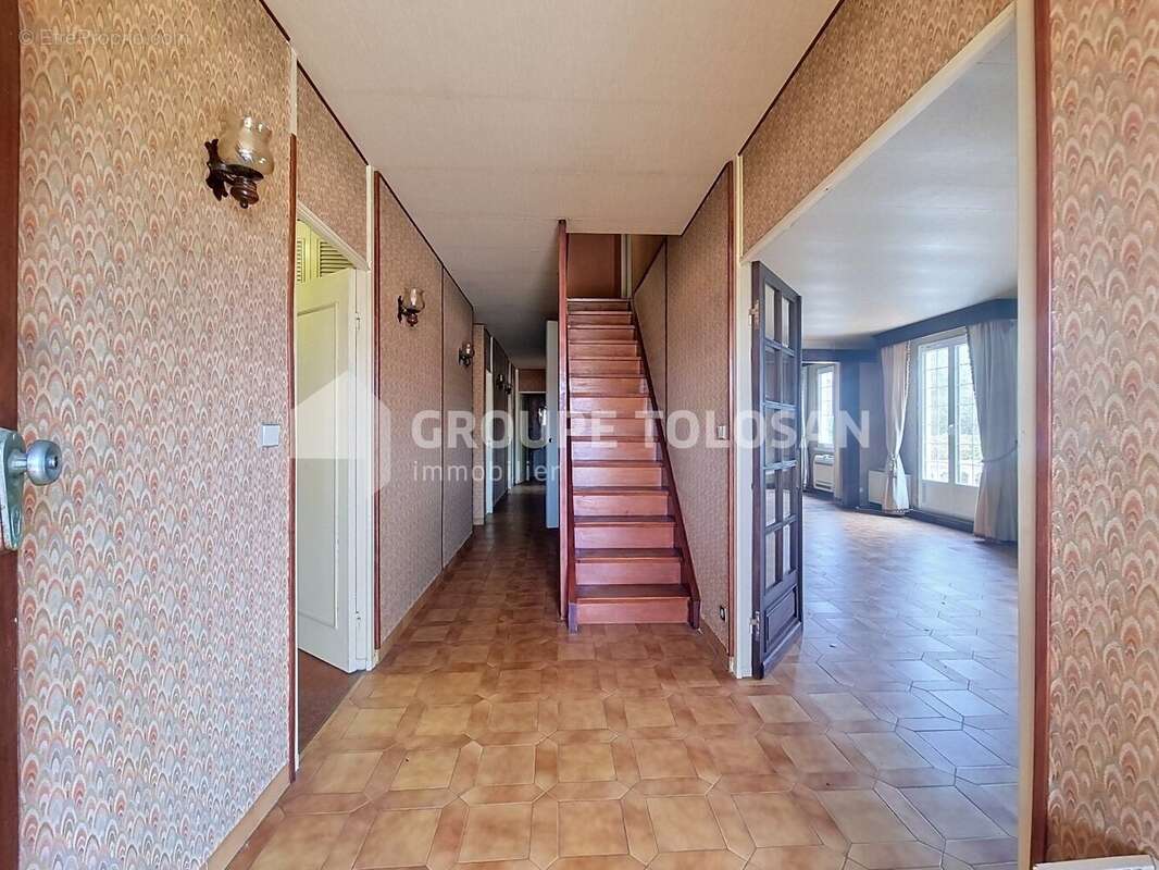 Maison 172 m² à Escalquens  - photo 4