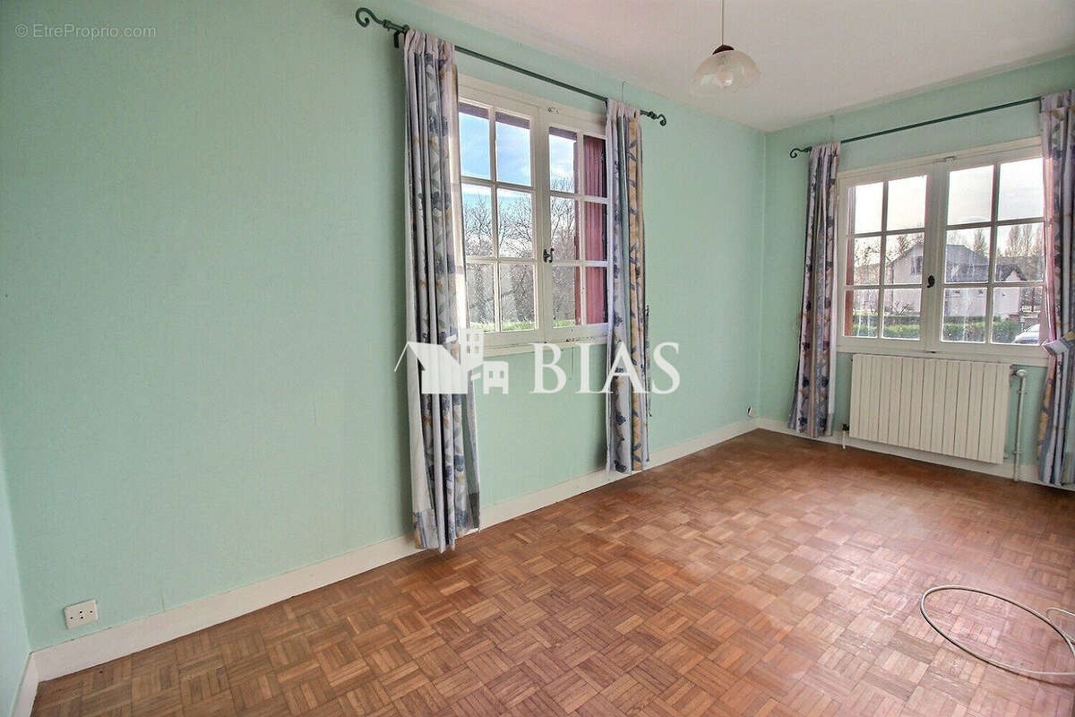 Maison à LE BEC-HELLOUIN