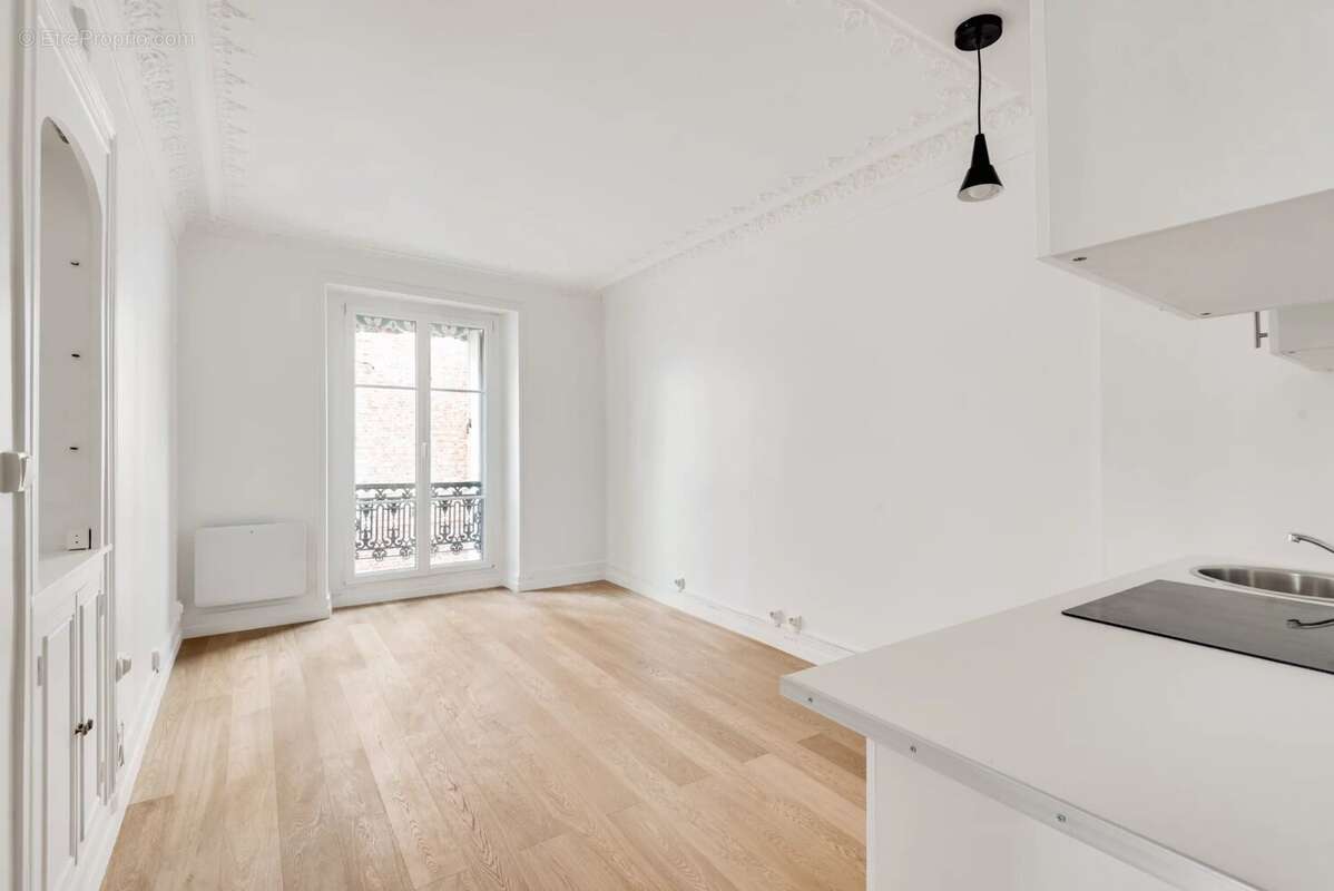 Appartement à PARIS-17E