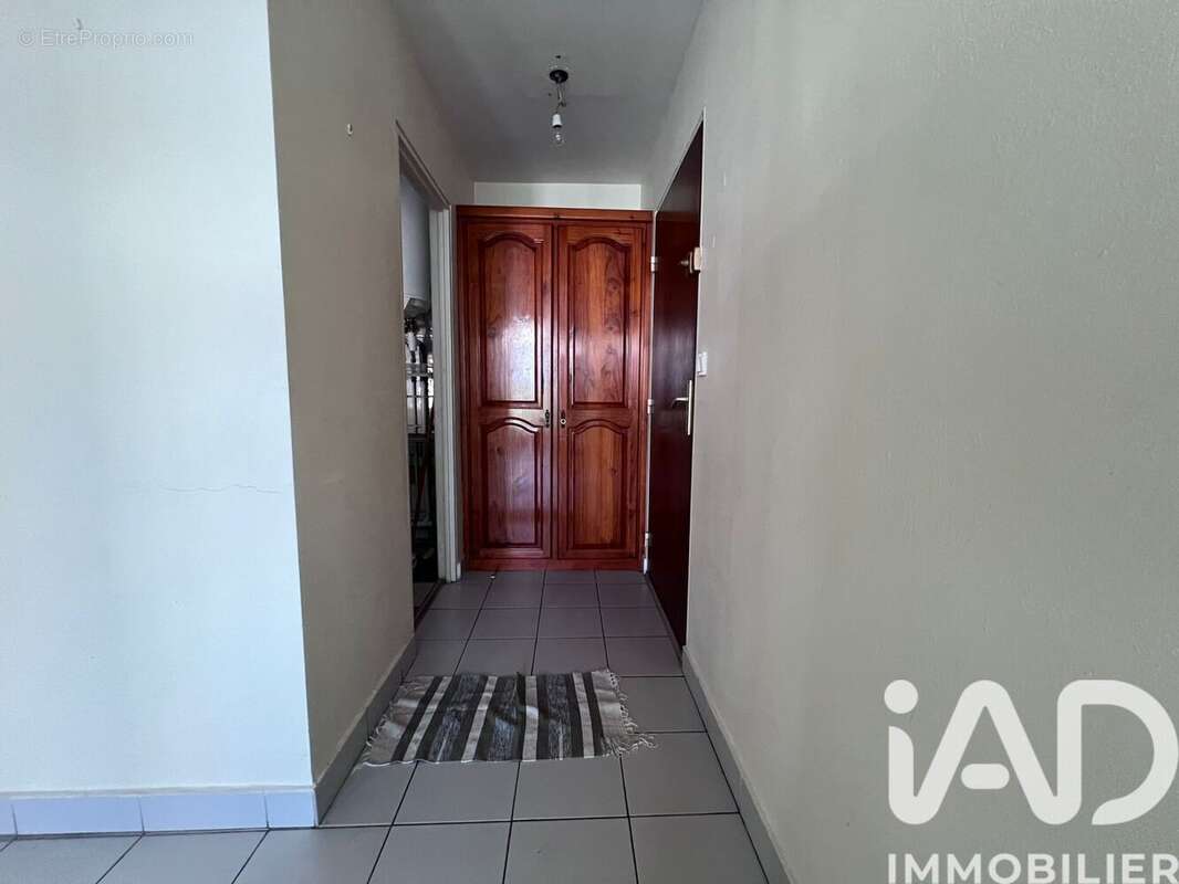 Photo 2 - Appartement à SAINT-DENIS