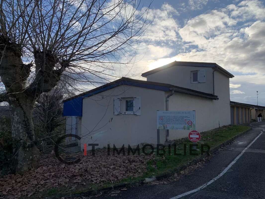 Maison à LA TOUR-DU-PIN