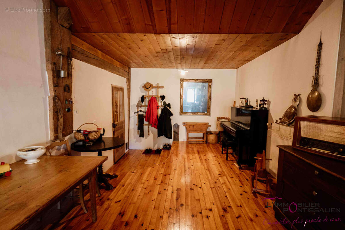 Ferme de village rénovée PETITE-CHAUX fort potentielle - photo 6