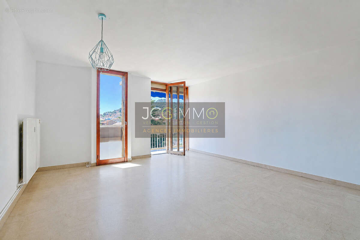 Appartement à HYERES