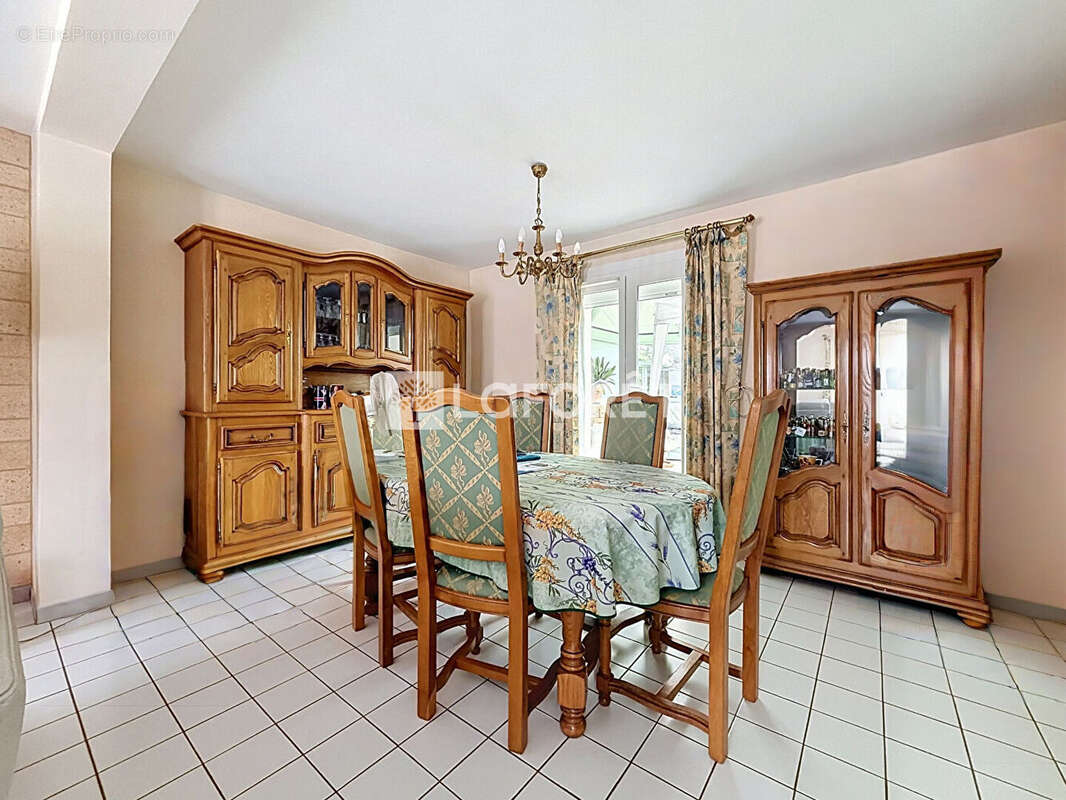 Laforêt Luzarches propose - Maison Villaines Sous Bois 6 pièce(s) 121.91 m2 - photo 4
