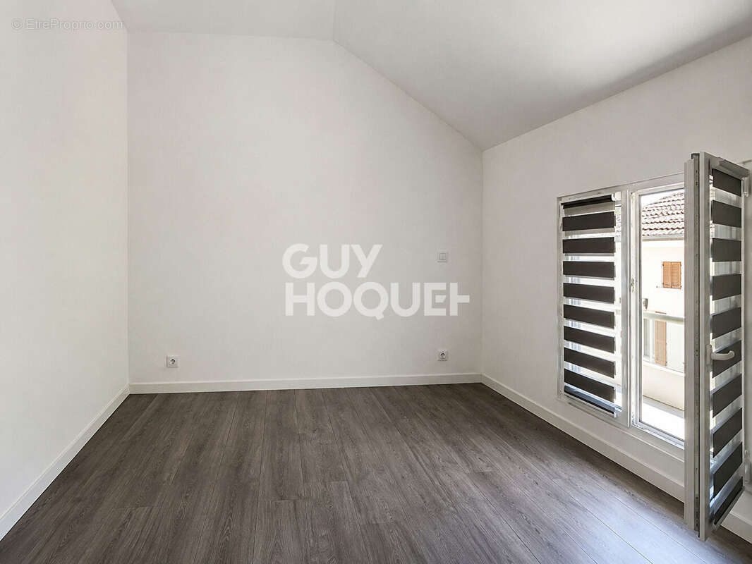 Appartement à MEZIERES-SUR-SEINE