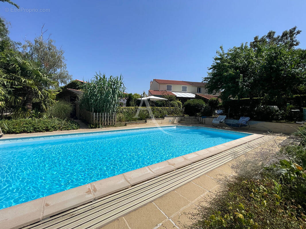 Maison à CHATEAU-GUIBERT