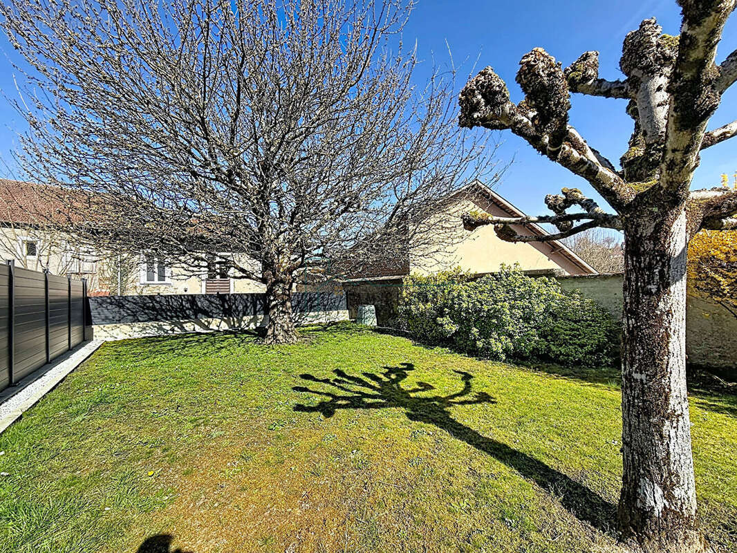 Maison à AIXE-SUR-VIENNE