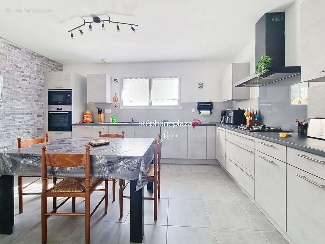 Maison à SAINT-SULPICE-DE-ROYAN