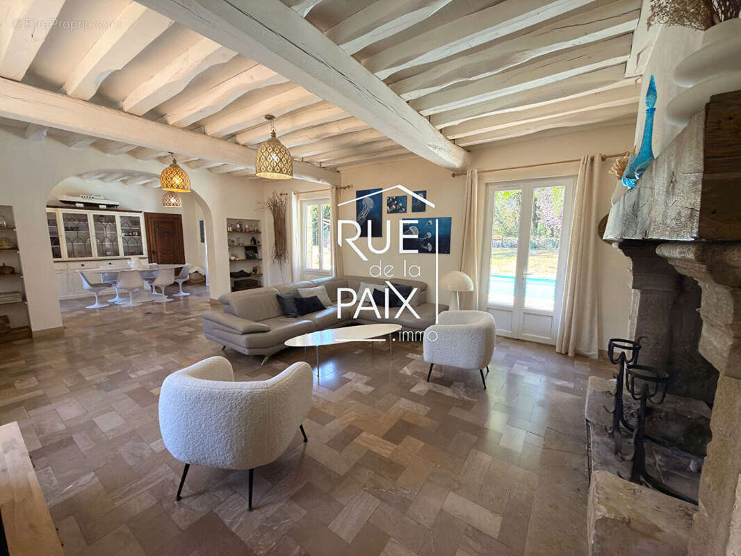 Propriété de charme entièrement rénovée avec gîte, piscine chauffée et parc paysager - photo 2
