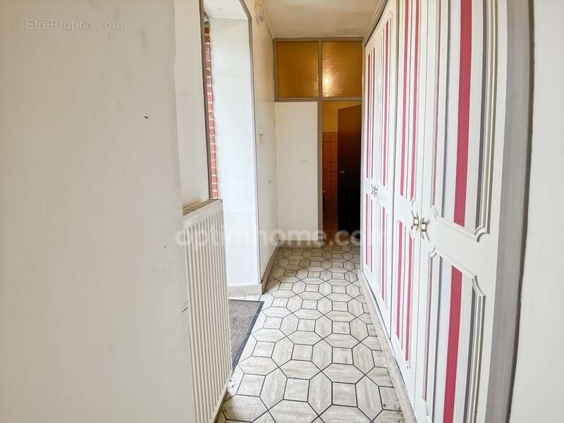 Maison à SERVAL