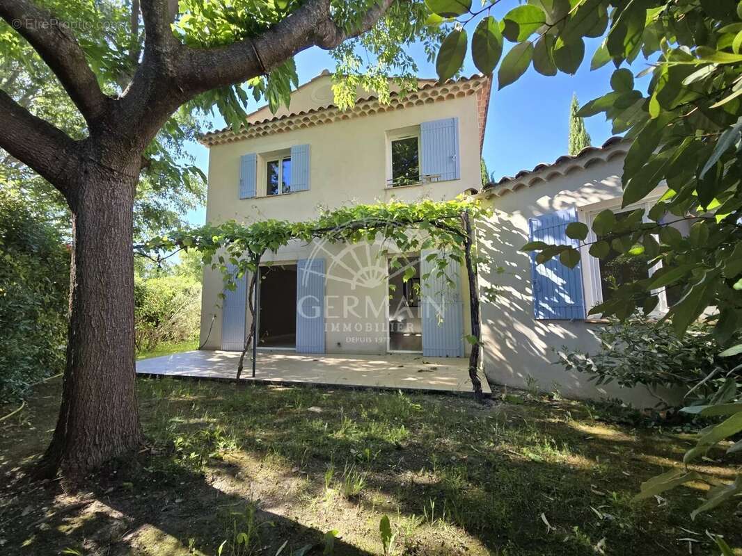 Maison familiale avec piscine et garage - Lagnes - photo 2