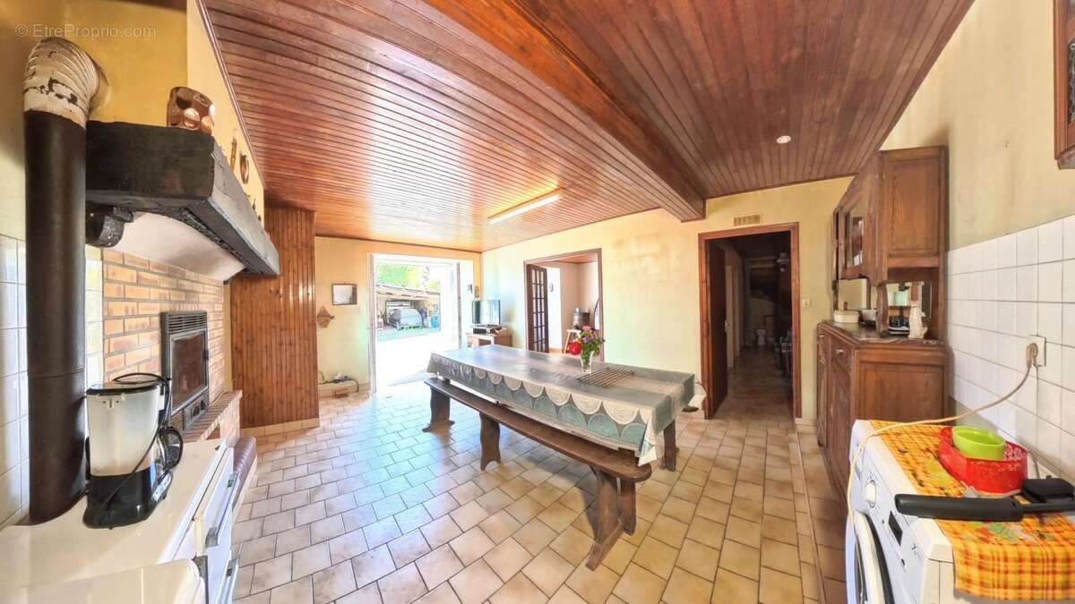 Grand corps de ferme, grande parcelle de 9800 m2 - photo 10