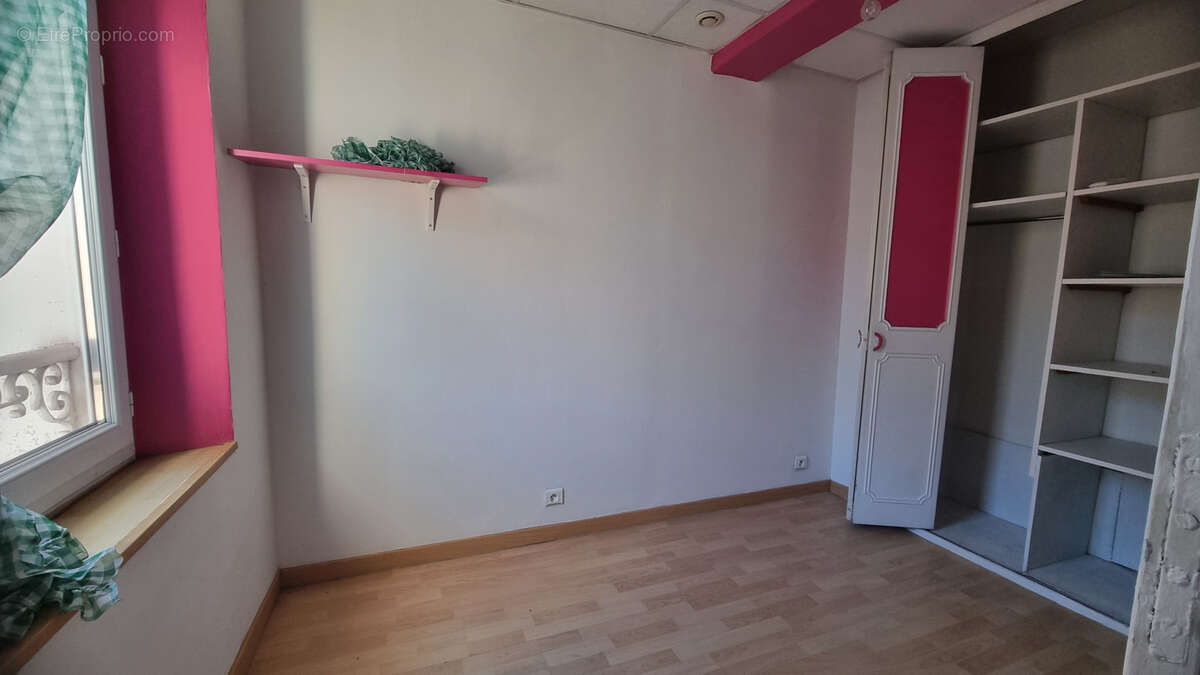 Appartement à LA CRAU