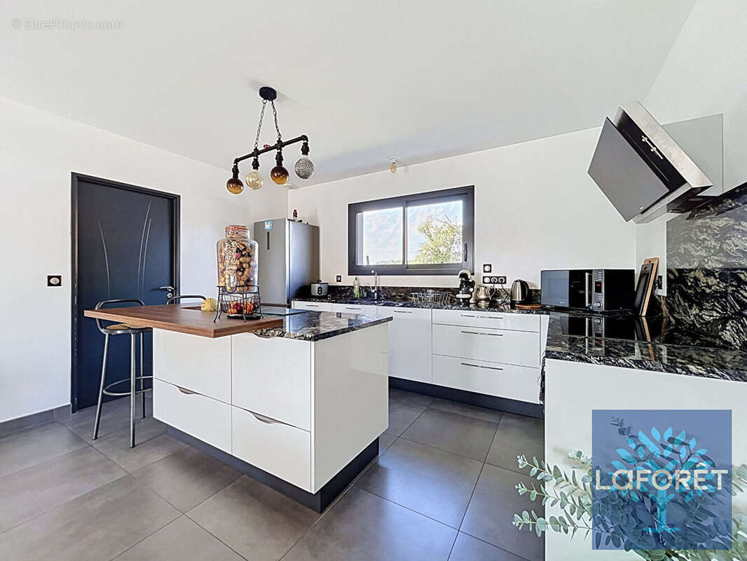 Maison de plain-pied 123 m² avec terrain 896 m² - photo 4