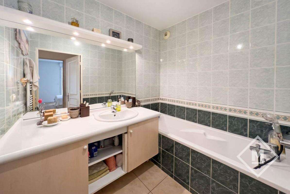 Appartement à MARSEILLE-9E