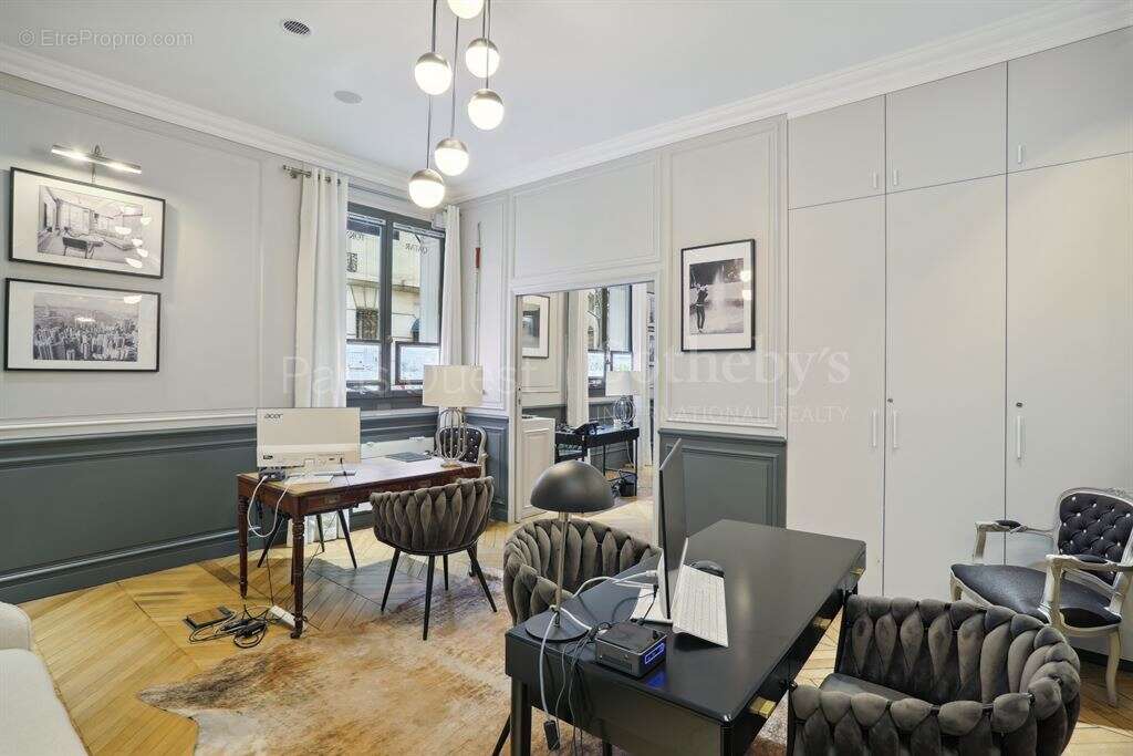 Commerce à PARIS-16E