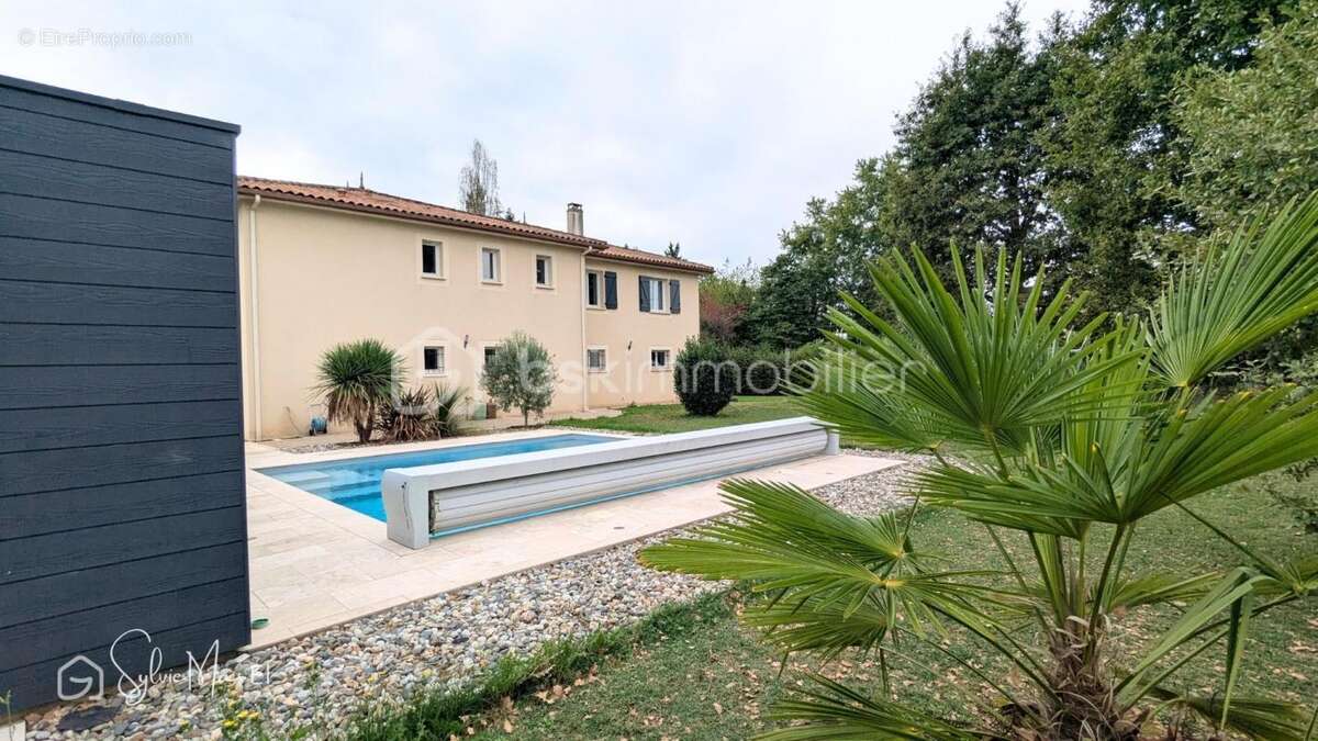 Maison à PUY-L&#039;EVEQUE