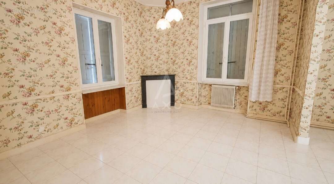 Maison 143 m² à Roumazieres-Loubert  - photo 7