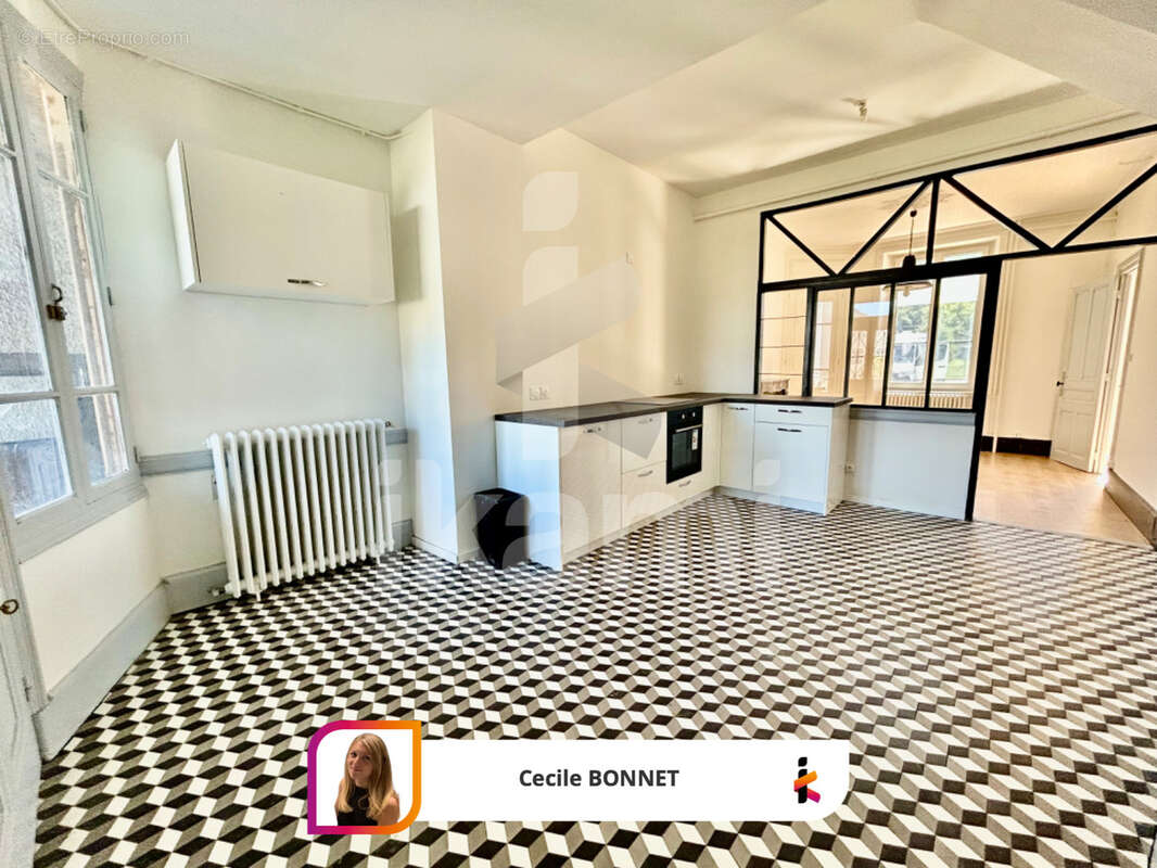 Maison à SAINT-SORLIN-EN-VALLOIRE