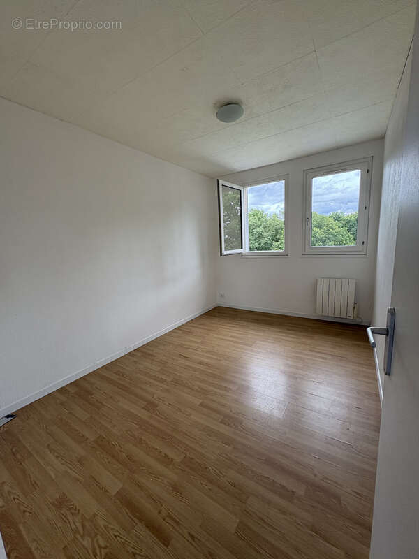 Appartement T3 rénové avec garage et cave   Résidence sécurisée à Vierzon - photo 5