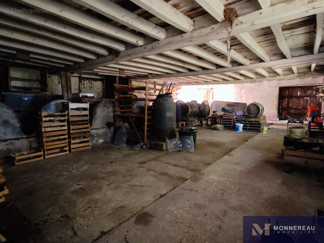 Maison de plain pied avec 500 m2 de dependances - photo 16