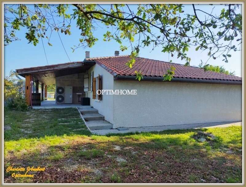 Maison à LA ROCHE-CHALAIS
