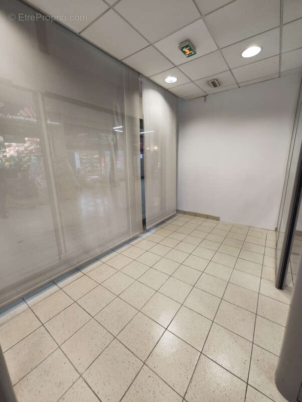 Commerce à LE MEE-SUR-SEINE