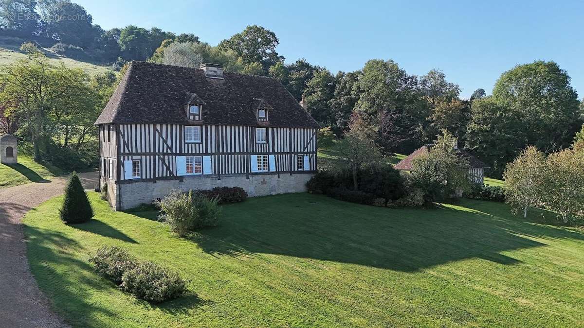 Maison à SAINT-PIERRE-SUR-DIVES