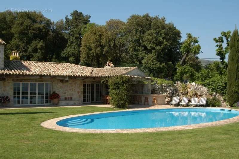 Maison à TOURRETTES-SUR-LOUP