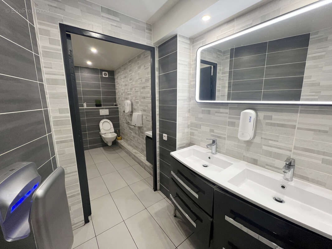 Commerce à SAINT-MAUR-DES-FOSSES