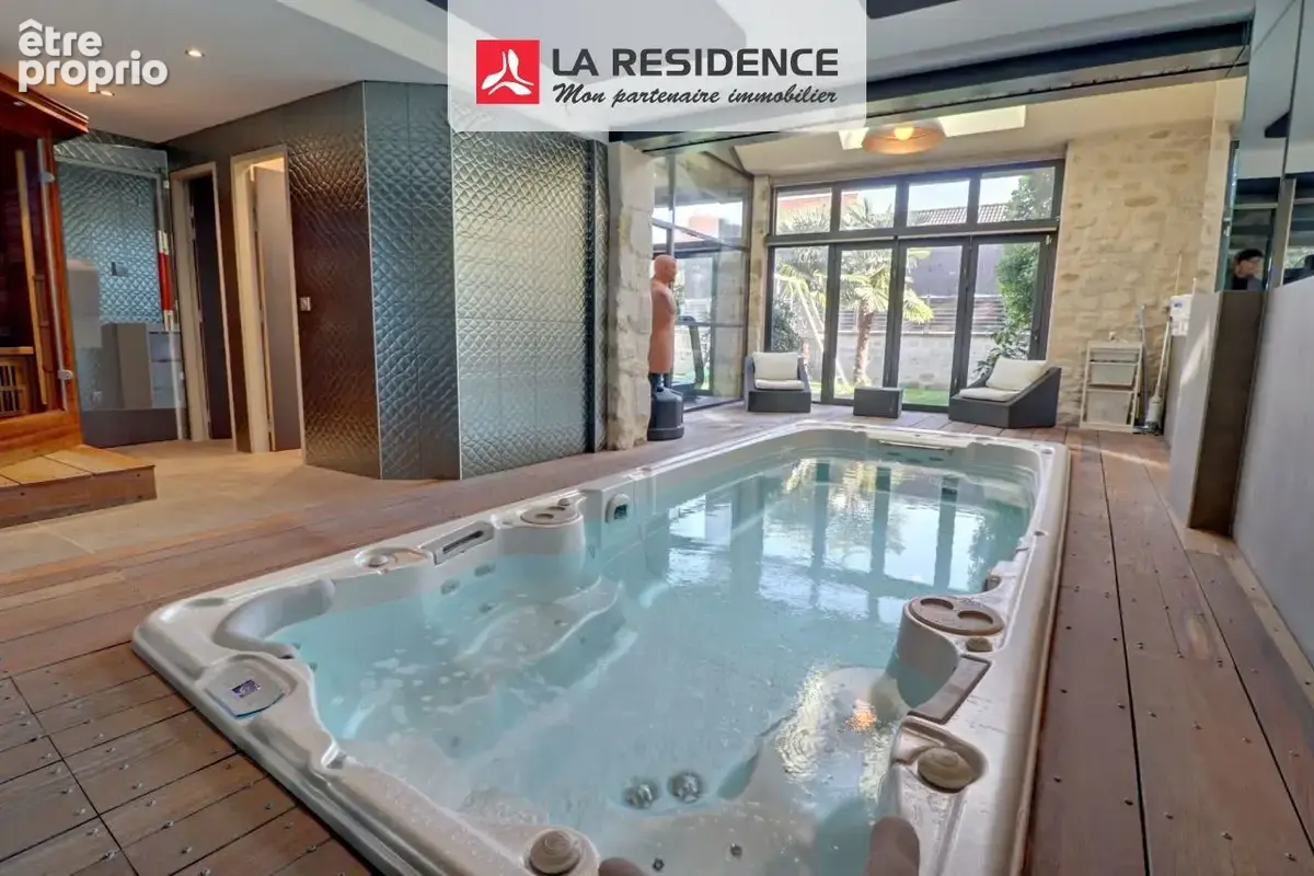 Maison 9 pièces 563 m² à vendre à Jouy-Le-Moutier (95280) - photo 4