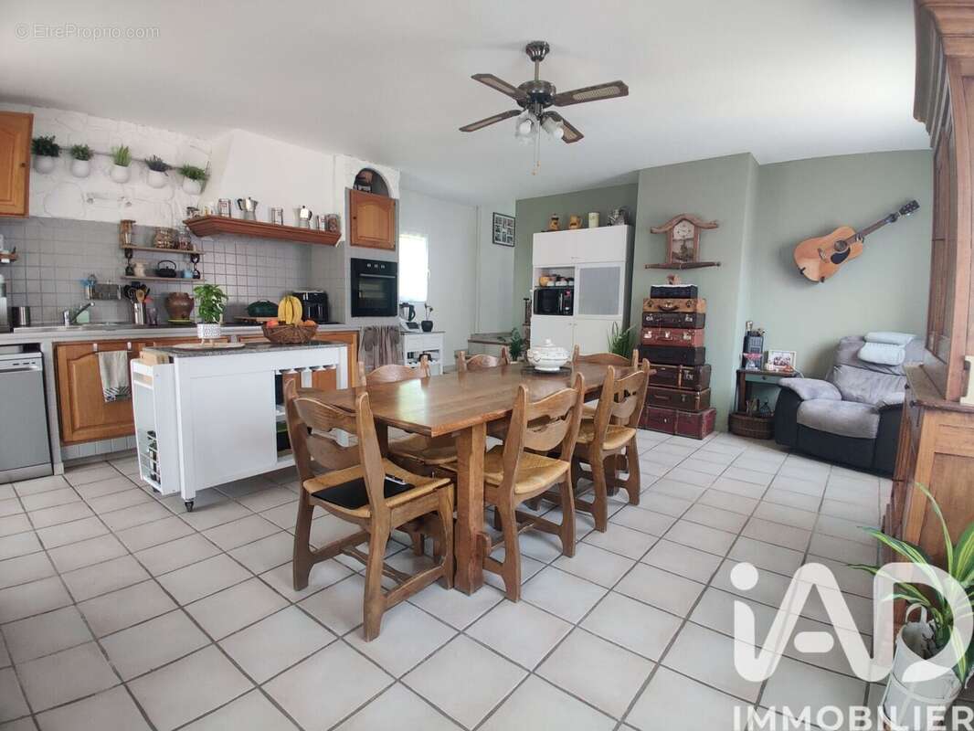 Photo 8 - Maison à SEILLONS-SOURCE-D&#039;ARGENS