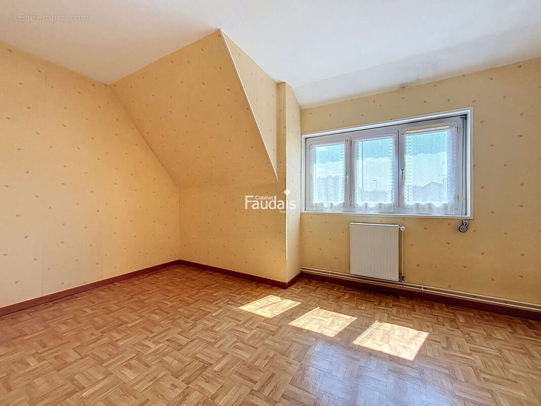 Maison 100 m² à Saint-Lo  - photo 6