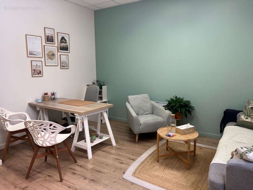 Commerce à CHARVIEU-CHAVAGNEUX