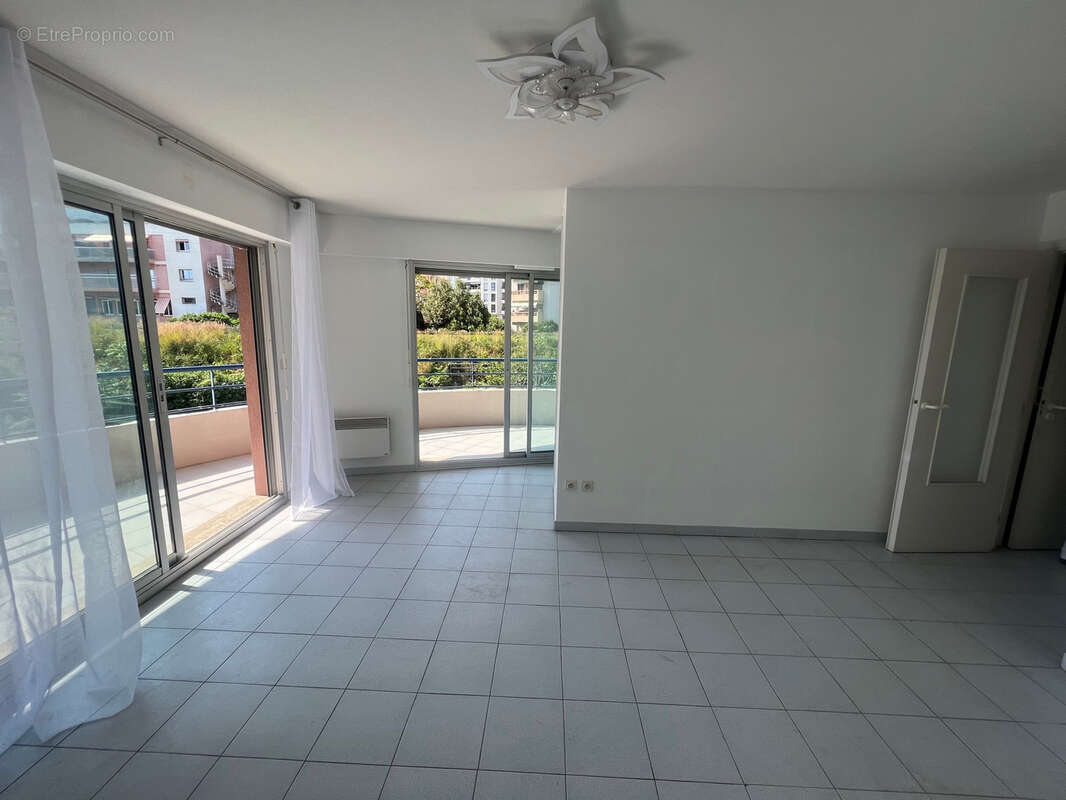 Appartement à MENTON