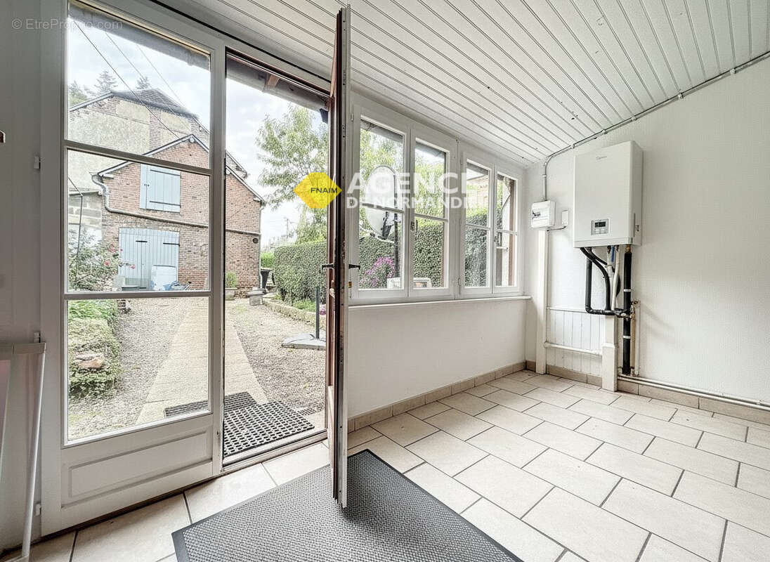 Maison à MONTREUIL-L'ARGILLE