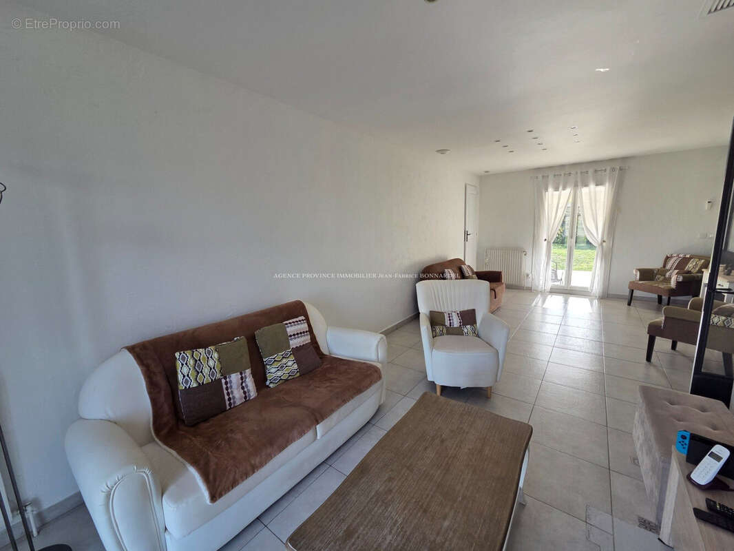 Maison 195 m² à Saint-Paul-Trois-Chateaux  - photo 4
