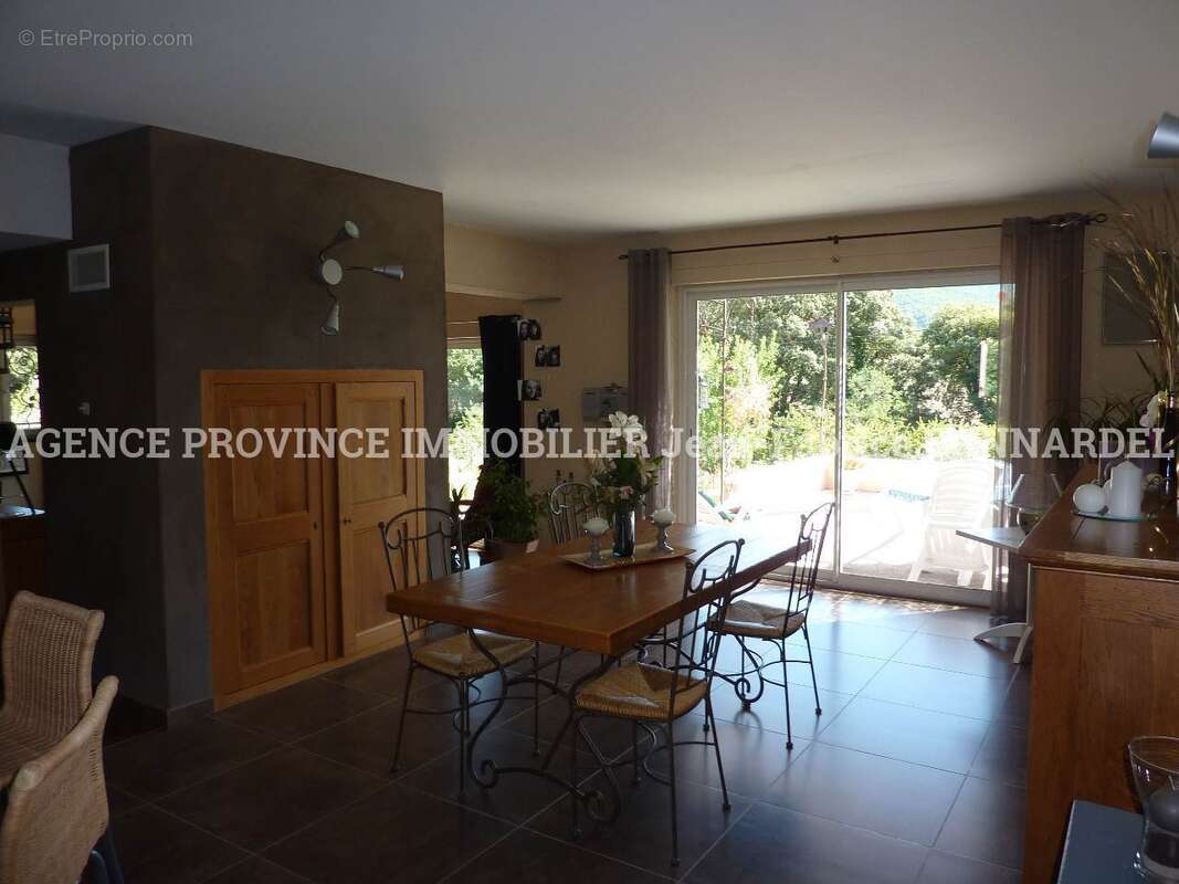 Maison 130 m² à Taulignan  - photo 14