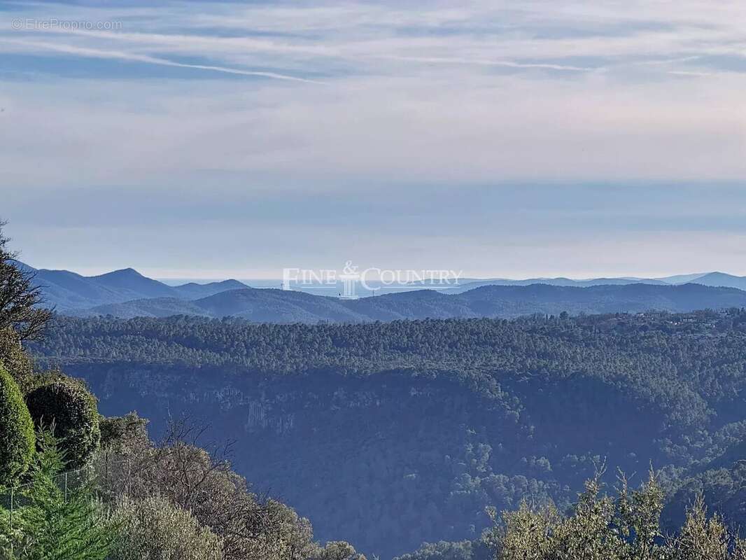Maison à SAINT-CEZAIRE-SUR-SIAGNE