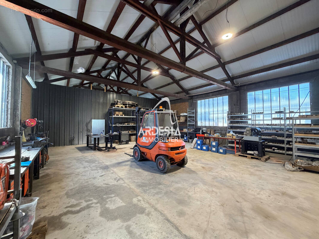 Commerce à SAINT-ETIENNE-DE-CUINES