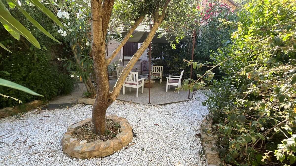 Demeure de charme - Saint Montan Ardèche - 5 chambres  et 2 gîtes - photo 8