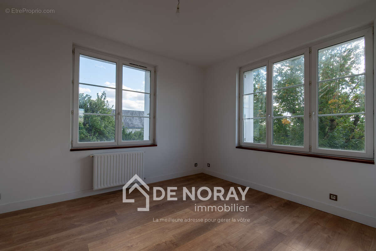 Maison à SAINT-CYR-SUR-LOIRE