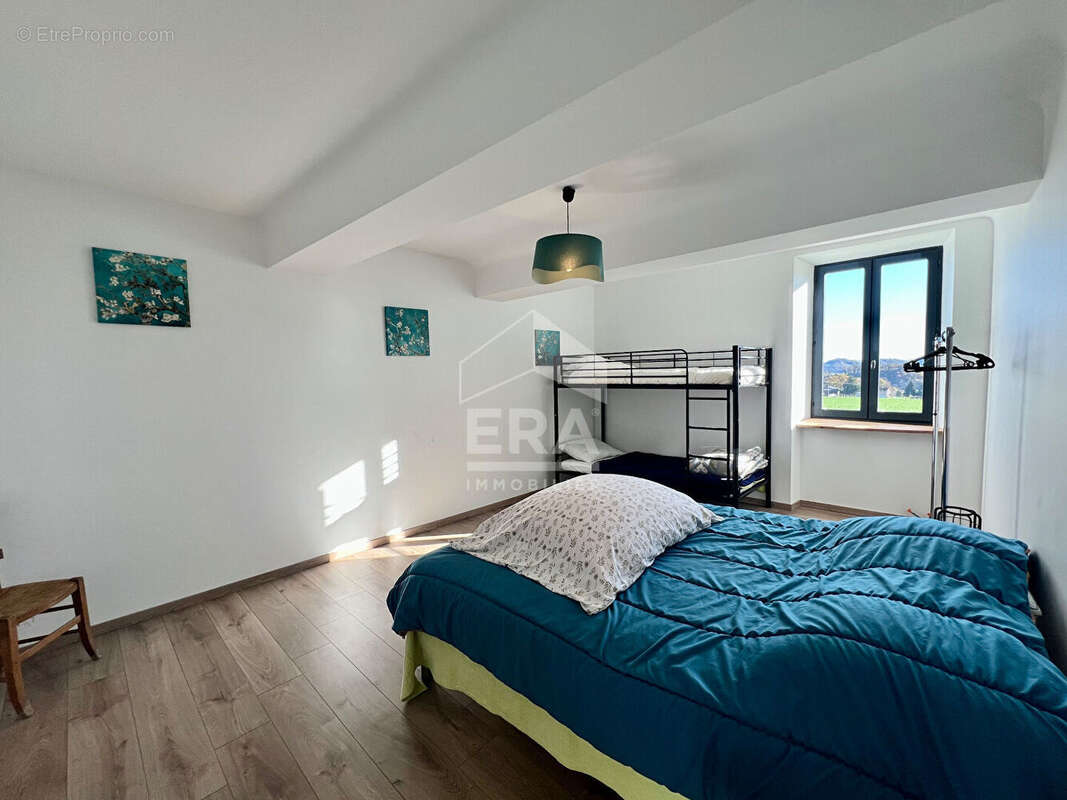 Maison à VILLEMBITS