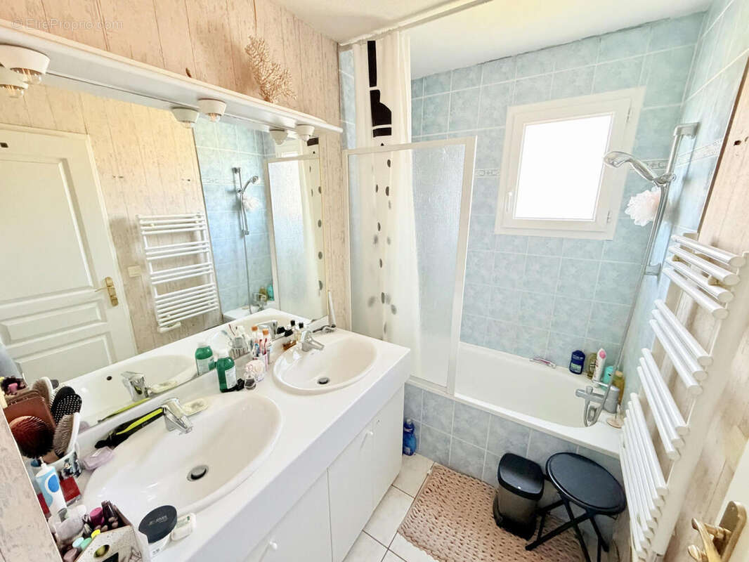 SDB privative chambre - Maison à VALLEIRY