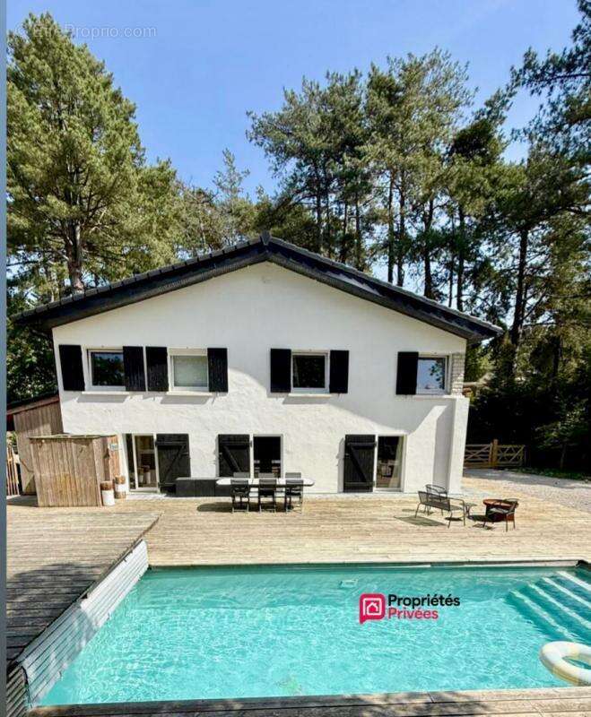 Maison à NESLES