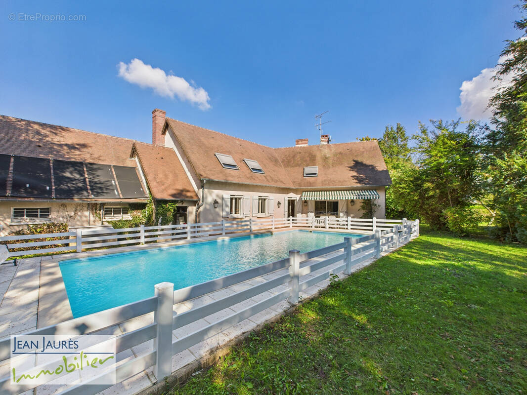 Propriété de caractère avec piscine   280 m2 de confort et de séréni - photo 3