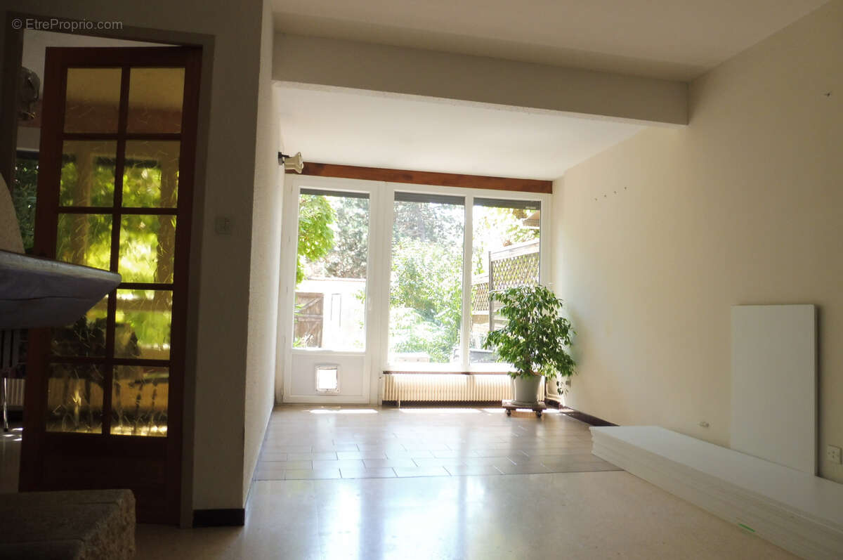 Maison 5 pièces, 114 m2 garage et jardin - photo 2