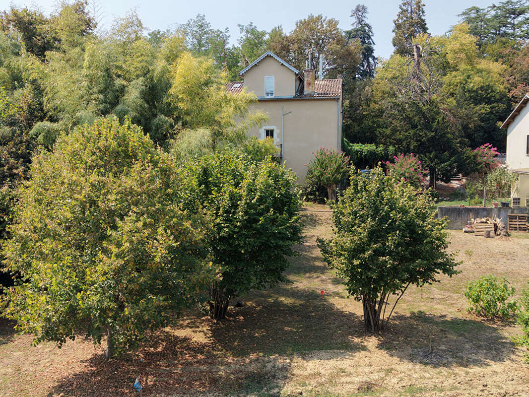 A Vendre Maison de 103 m² avec garages en sous-sol et jardin proche du chemin de Compostelle - photo 5