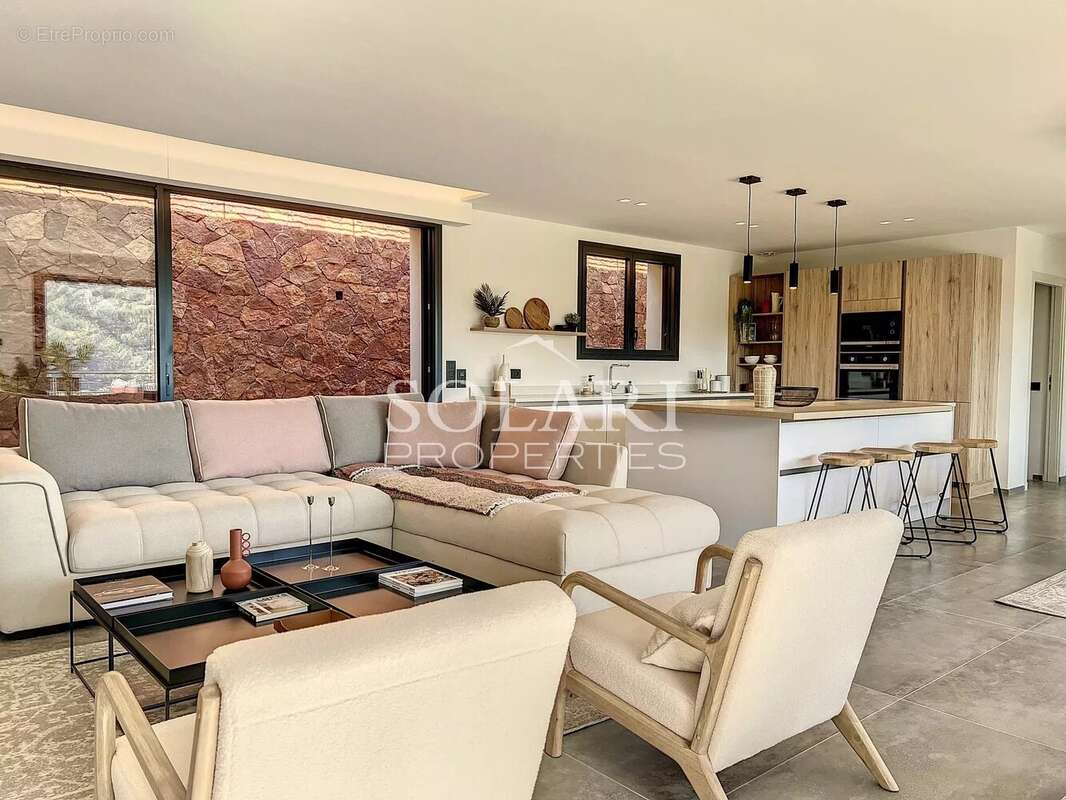 Maison à THEOULE-SUR-MER